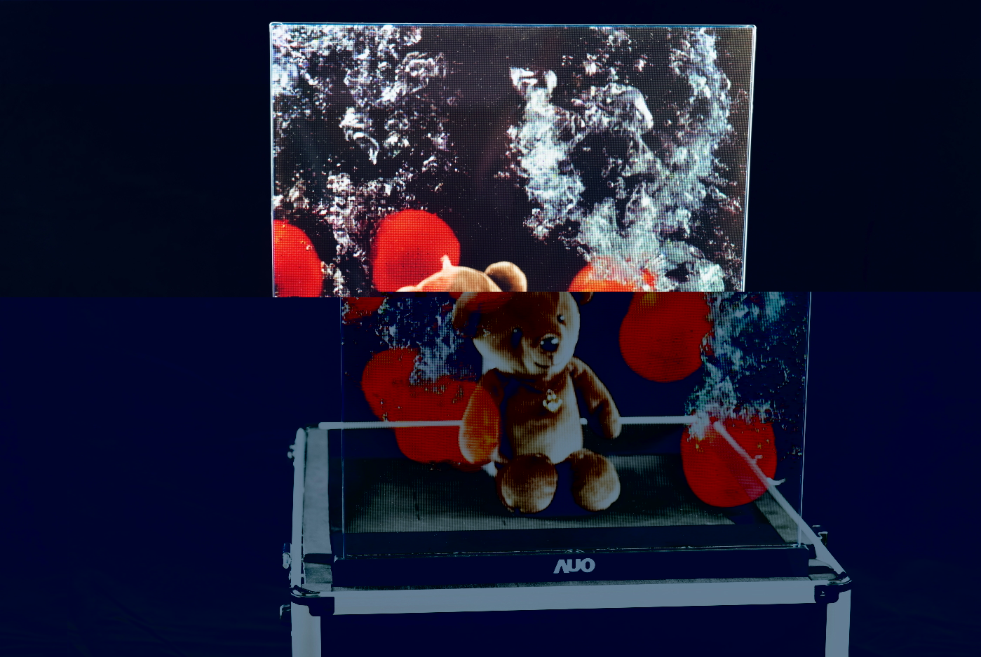 友達領先研發Micro LED透明顯示器，具備高穿透、低繞射、高亮度、可拼接之特性，可應用於智慧移動、智慧零售、商業展示等多元場域