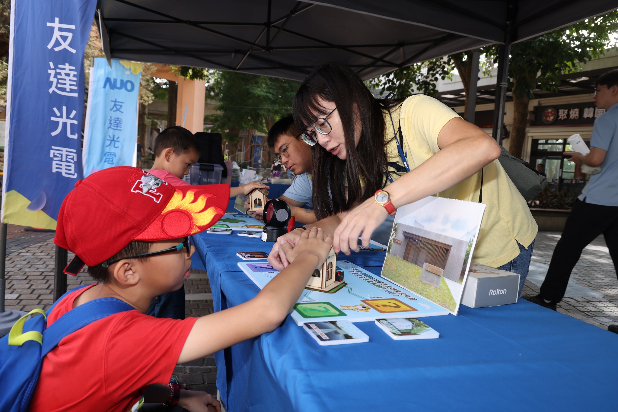 友達投入永續素養教育多年，從自身的環境教育場域走入校園、各式活動現場，合作夥伴亦擴及到NGO、公部門與供應鏈，豐碩成果獲「社會共融領袖獎」