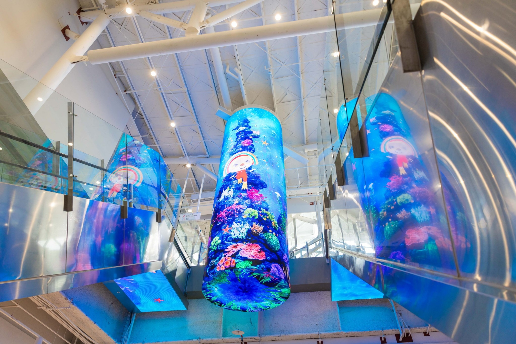 達擎與傑可達整合先進顯示技術與軟硬體應用服務，提供一系列大型LED顯示解決方案，為全新改裝開幕的「清水服務區」佈局嶄新視覺體驗。